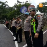 Menilik Kesiapsiagaan Tim ‘Drogba’ Polres Magetan di Tanjakan Ekstrem Sarangan