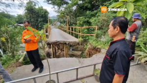 Jembatan Nambak–Bekare Ambrol, Dua Warga Ponorogo Luka
