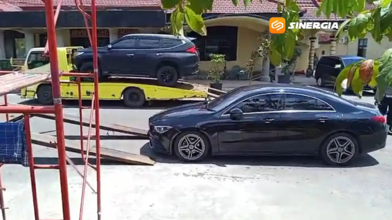 KPK Angkut 2 Mobil Mewah Rahma Noviarini, Klaim Milik Pribadi