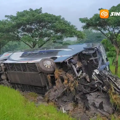 Bus Indorent Tabrak Truk Boks di Tol Ngawi, 34 Orang Luka, Satu Pramugari Tewas