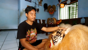 Tiyas Maulana, Perajin Barongan dari Magetan yang Tekun Merawat Warisan Budaya