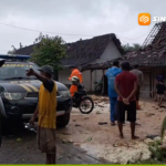 Pusaran Angin Terekam Warga Sebelum Puting Beliung Menerjang, Puluhan Rumah Rusak