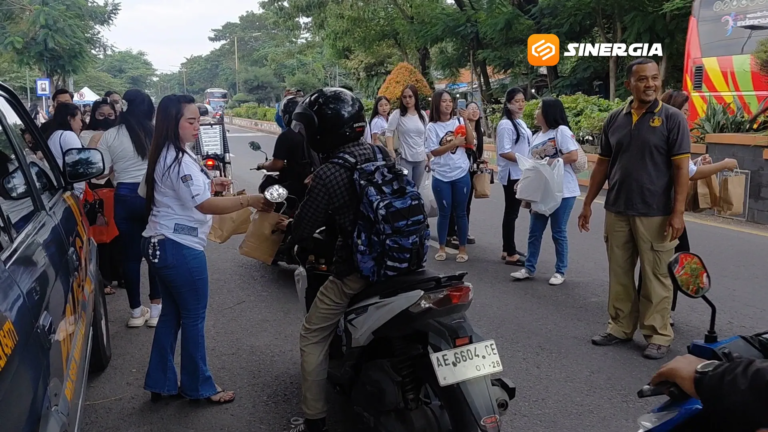 Radefa Karaoke Gelar Aksi Berbagi 1.500 Paket Takjil