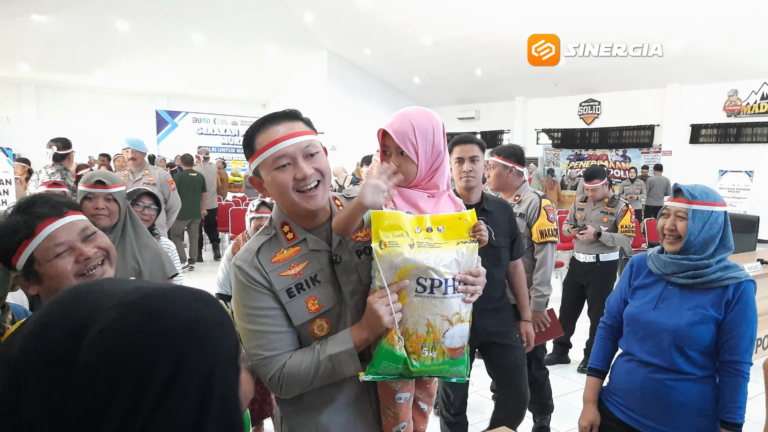 Pasar Murah Polres Magetan Diserbu Warga, Harga Sembako Lebih Murah dari Pasar