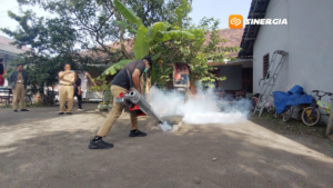 Dua Kasus DBD di Patihan, Dinkes Kota Madiun Lakukan Fogging dan Edukasi 3M Plus