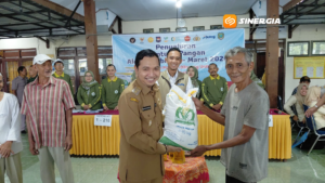 Bulog dan Pemkot Madiun Salurkan Bantuan Pangan 294,5 Ton Beras dan 58,9 Liter Minyak Goreng