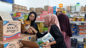 Toko Jajanan Lebaran di Magetan Diserbu Pembeli, Penjualan Naik Hingga 80 Persen Menjelang Idulfitri