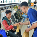 KAI Daop 7 Madiun Bagikan 700 Takjil Gratis untuk Penumpang KA Jarak Jauh Selama Lebaran 2026