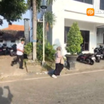 Apel Perdana Usai Lebaran: ASN Terlambat, Ada yang ‘Adu Cepat’ Lewat Pagar