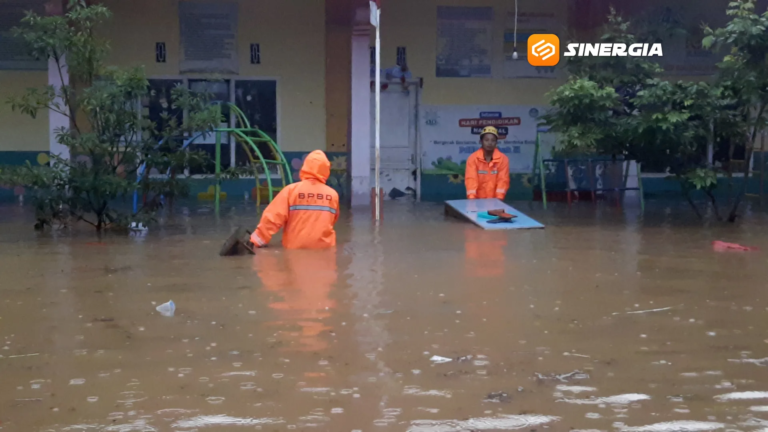 Hujan Deras Picu Banjir Besar di Magetan, Jalur Utama dan Arus Mudik Terganggu