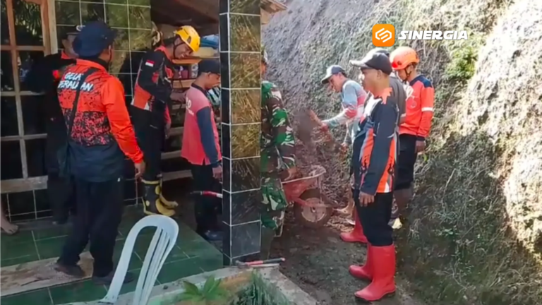 Tebing 10 Meter Longsor di Lereng Gunung Wilis, Tembok Rumah Warga Madiun Roboh