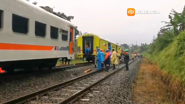Dampak KA Bangunkarta Anjlok, 8 Kereta Api dari Jakarta Terlambat Hingga 316 Menit di Daop 7