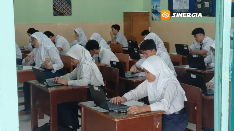Dindik Jatim Apresiasi TKA SMP Kota Madiun Fasilitas Laptop & Chromebook Lengkap, Pelaksanaan Lebih Efektif