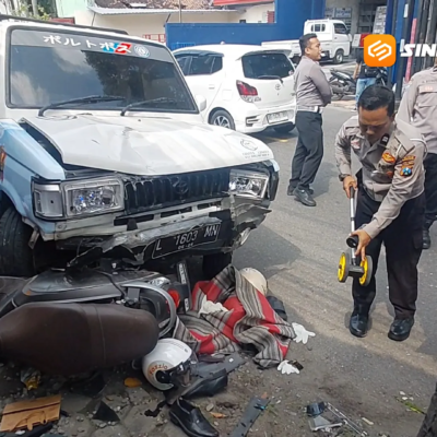 Mobil Kijang Tabrak 3 Motor di Jalan Thamrin, 1 Pemotor Tewas, 1 Korban Luka Berat