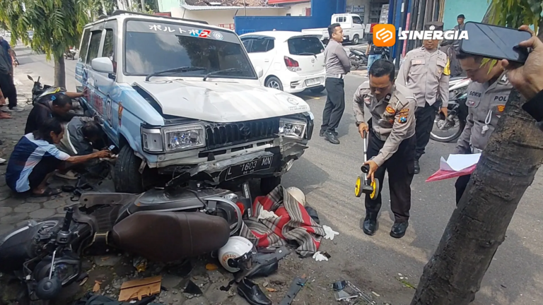 Mobil Kijang Tabrak 3 Motor di Jalan Thamrin, 1 Pemotor Tewas, 1 Korban Luka Berat