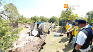 Wamen PU Tinjau Bendung Kedungrejo Jebol di Madiun, Penanganan Darurat Ditargetkan 2 Minggu