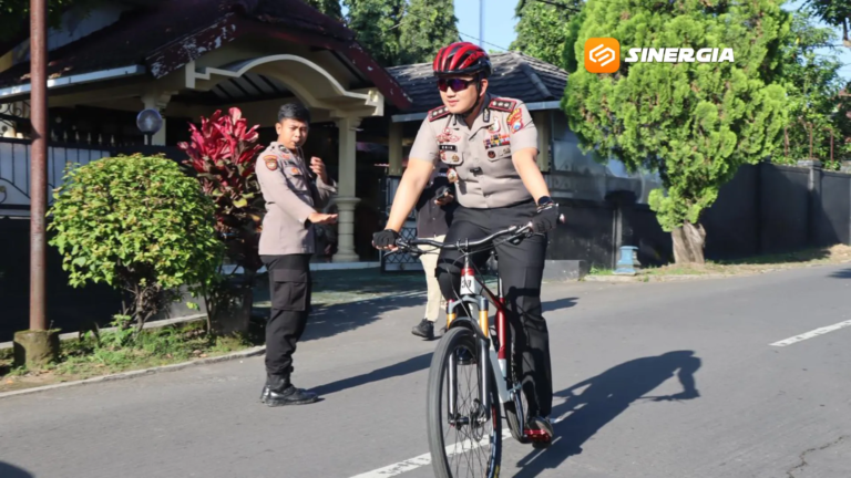 Kapolres Magetan Pilih Bersepeda ke Kantor, Ajak Anggota Terapkan Gaya Hidup Sehat
