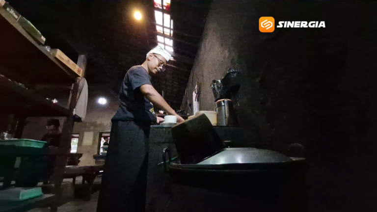 Cerita Penjual Kopi Di Ponorogo Berhasil Naik Haji Dari Hasil Menabung