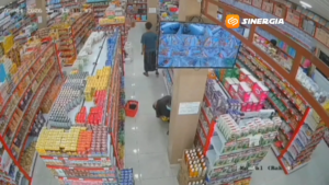 CCTV Rekam Aksi Pencurian di Minimarket Ngawi, Pelaku Diduga Beraksi Berkelompok