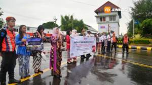 Berkebaya Peringati Hari Kartini, KAI Daop 7 Madiun Gelar Sosialisasi Keselamatan di Perlintasan Sebidang