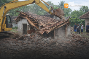 Viral Rumah Dibongkar Ekskavator di Ngawi, Ternyata Imbas Gagal Nikah