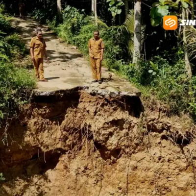 Jembatan Antar Desa di Sawoo Ambrol, Warga Harus Putar Hingga 5 Kilometer