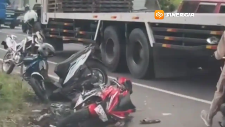 Tabrakan Dua Motor di Pertigaan Totog Maospati, Tiga Orang Luka-Luka 