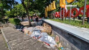 Miris! Ikon Alun-alun Ponorogo Malah Jadi Tempat Rongsokan Sampah