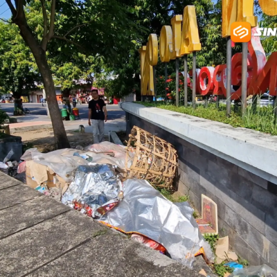 Miris! Ikon Alun-alun Ponorogo Malah Jadi Tempat Rongsokan Sampah