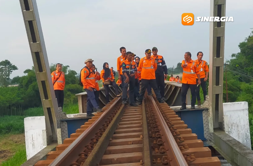 Jaga Keselamatan Kereta Api, KAI Daop 7 Madiun Rutin Tilik Lintas Pakai Lori Dresin