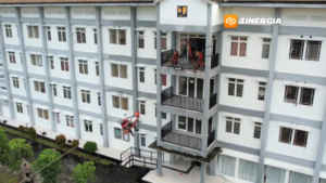 Evakuasi Dramatis di Rusunawa Madiun! Penyelamatan Korban dari Gedung Tinggi