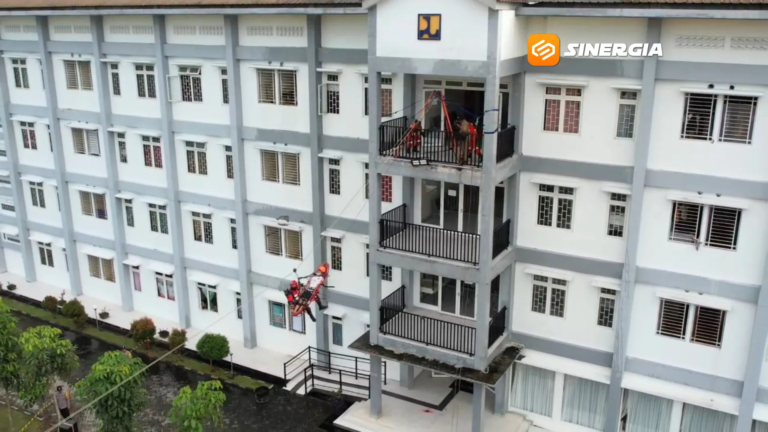 Evakuasi Dramatis di Rusunawa Madiun! Penyelamatan Korban dari Gedung Tinggi