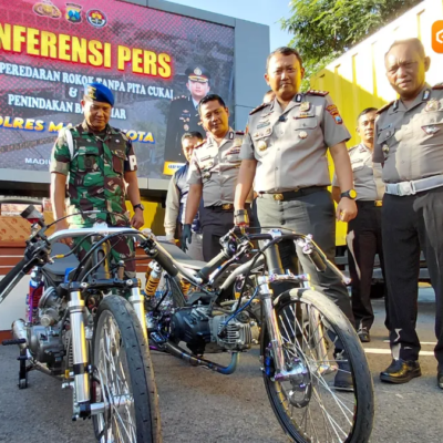 Aksi Balap Liar di Jiwan Digagalkan Polisi, Honda Jazz hingga Motor Racing Disita