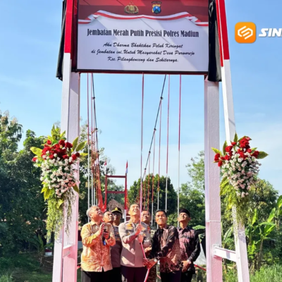 Jembatan Lapuk di Madiun Direhabilitasi Polisi, Kini Lebih Aman dan Terang
