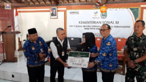 Bantuan ATENSI Kemensos Cair di Magetan, Warga Terima Alat Bantu dan Modal Usaha