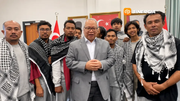 Keluarga Aktivis Ponorogo Lega Herman Budianto Dibebaskan Israel