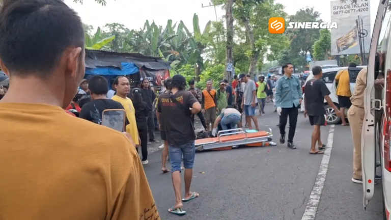 Satu Mobil dan Dua Sepeda Motor Terlibat Kecelakaan Beruntun di Ngawi, 6 Orang Luka