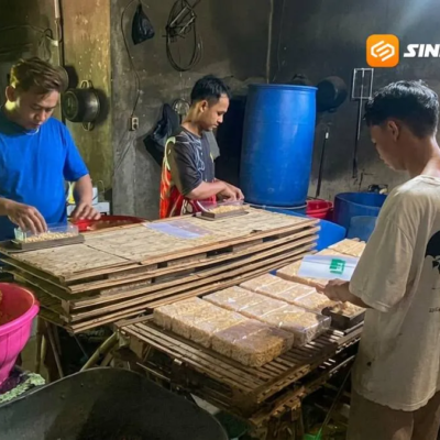 Harga Kedelai Naik, Perajin Tempe di Ponorogo Kecilkan Ukuran