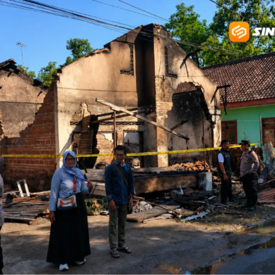 Kebakaran Hebat Gudang Oli di Ponorogo, Dua Petugas Damkar Jadi Korban