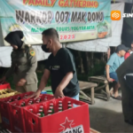 Satpol PP Madiun Gerebek Penjual Miras di Jiwan, Puluhan Botol Minol Disita