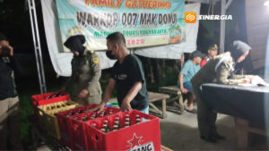 Satpol PP Madiun Gerebek Penjual Miras di Jiwan, Puluhan Botol Minol Disita