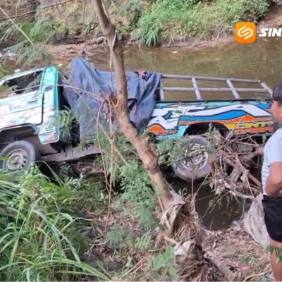 Pick up Terjun ke Sungai di Ngawi, Tiga Pekerja Tebu Terluka