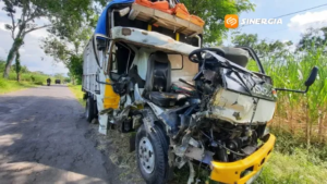 Tabrakan Beruntun di Magetan Libatkan Dua Truk dan Sepeda Motor