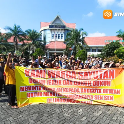 Ratusan Warga Sayutan Geruduk DPRD Magetan, Tuntut Tambang Galian C Ditutup