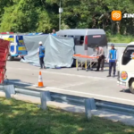 Mobil Travel Jakarta-Madura Tabrak Truk di Tol Ngawi, Dua Korban Sempat Terjepit