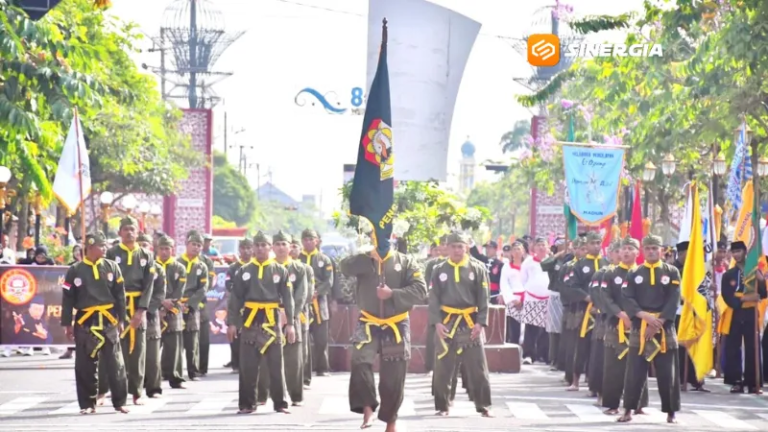 Pencak Silat Militer Curi Perhatian di Kirab Budaya Pencak Silat Kota Madiun