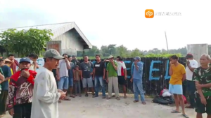 Warga Segel TPS Kelurahan Parang, Tuntut Relokasi karena Bau, Asap dan Lalat