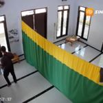 Kompak Gasak Kotak Amal di Ponorogo, Aksi Dua Pelaku Terekam CCTV