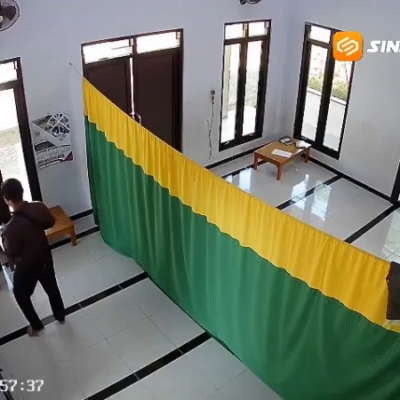 Kompak Gasak Kotak Amal di Ponorogo, Aksi Dua Pelaku Terekam CCTV