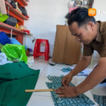 Jelang Tahun Ajaran Baru, Penjahit Seragam di Magetan Kebanjiran Pesanan hingga Stop Orderan